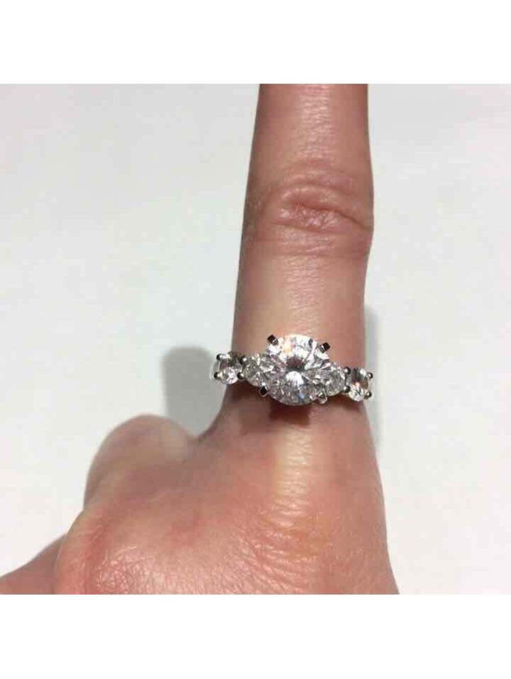 BEAUTIFUL DIAMOND SIMULANT STERLING SILVER 925 RING
